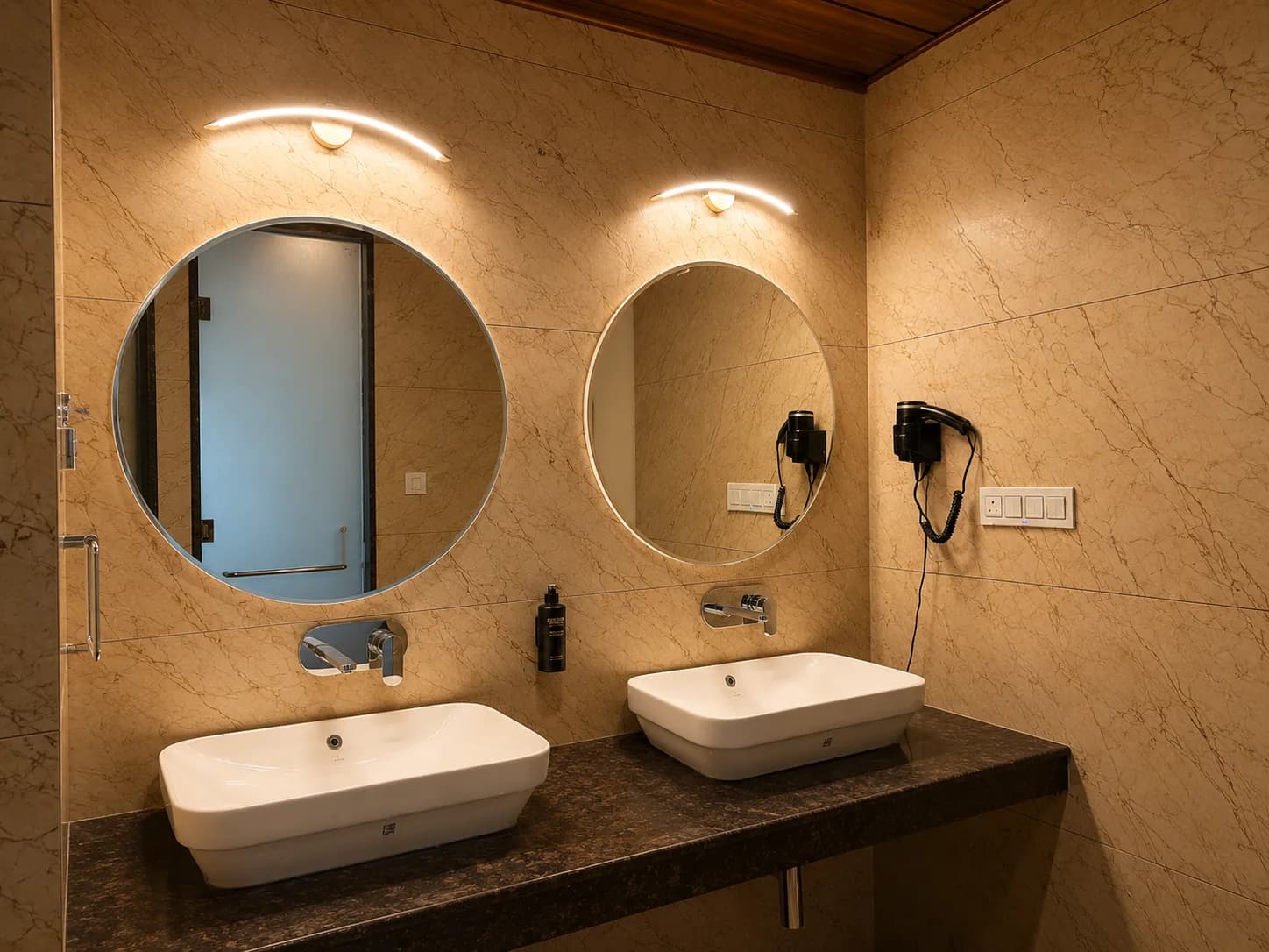 The Himalayan Chester Suite — photo 11